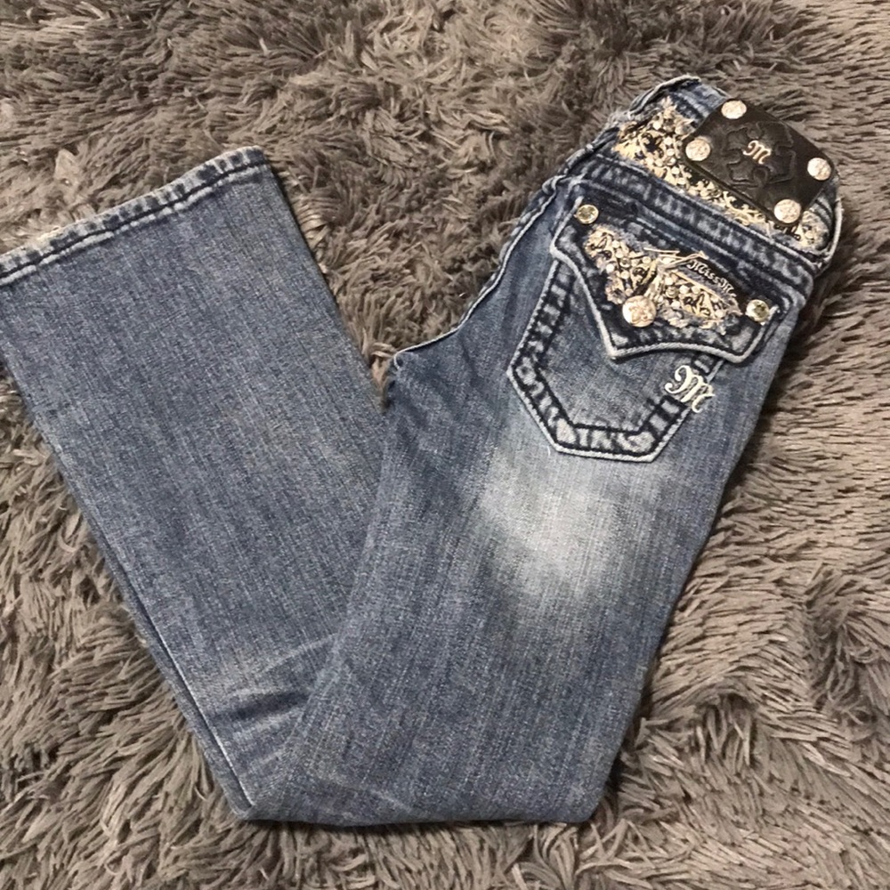 ✨BLINGED OUT✨ Girls miss me jeans 👖